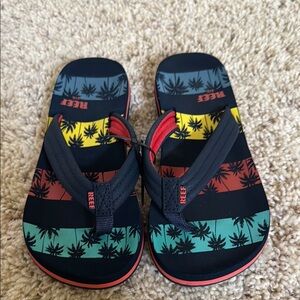 Reef Multicolor Leaf Pattern Flip Flops